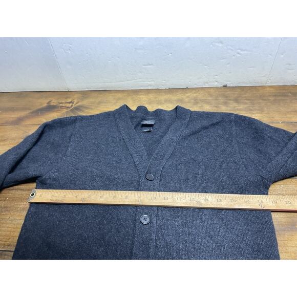 Universal Studios Harry Potter Authentic Gryffindor Wool Cardigan Sweater Size M - Picture 9 of 10